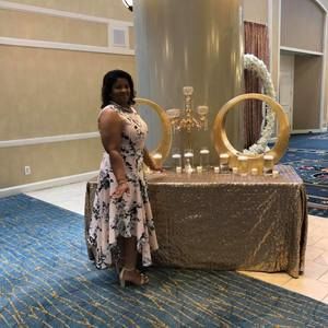 Meet your Posher, Dana